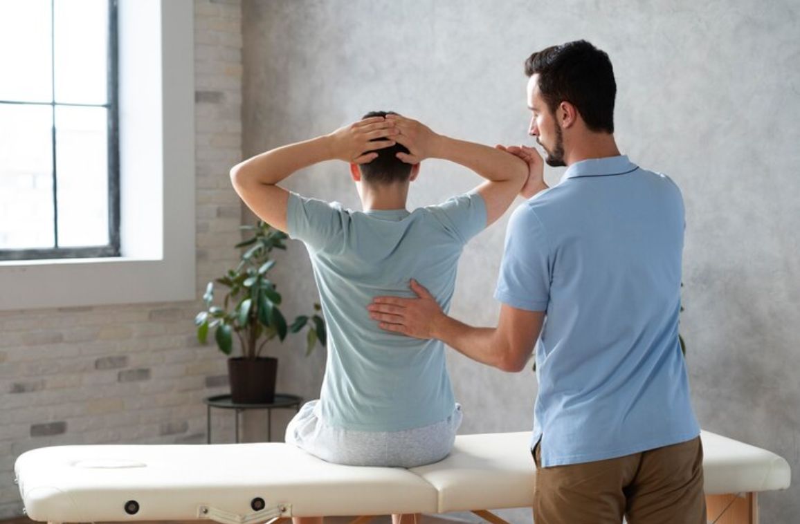 Chiropractic Adjustments vs. Medicines: Better for Pain?